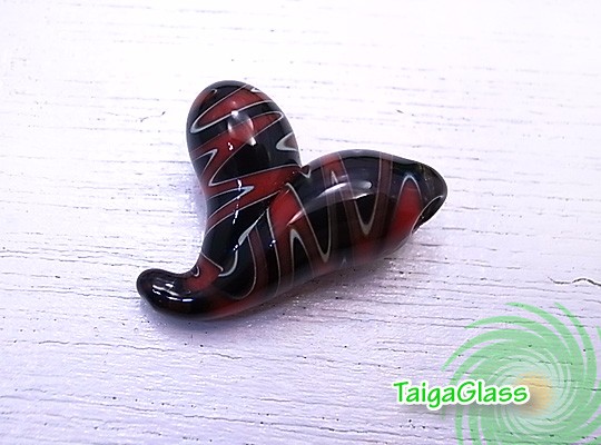 TaigaGlass≪ブラックxレッド≫ハートペンダントトップtg6379