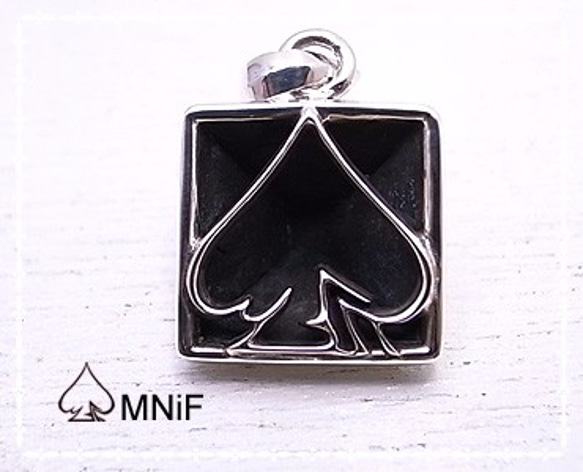 MNiF　MNiF Pyramid Stud Pendant　n1300-004 2枚目の画像