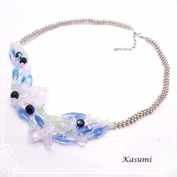 Kasumi　水晶とビーズの気まぐれネックレス　de-59-ks-35