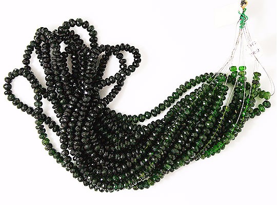 グリーントルマリン（Green tourmaline）/カットビーズ　stg-b-68　単価(1/4連)