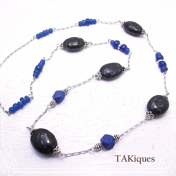 TAKiques　アンティークガラスビーズ＆スペクトロライトネックレス　de-74-tq-023