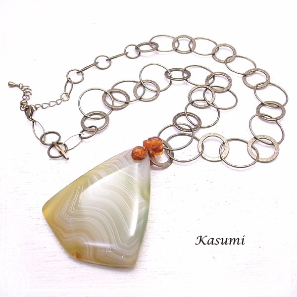 Kasumi　アゲートと琥珀のペンダント　de-59-ks-92