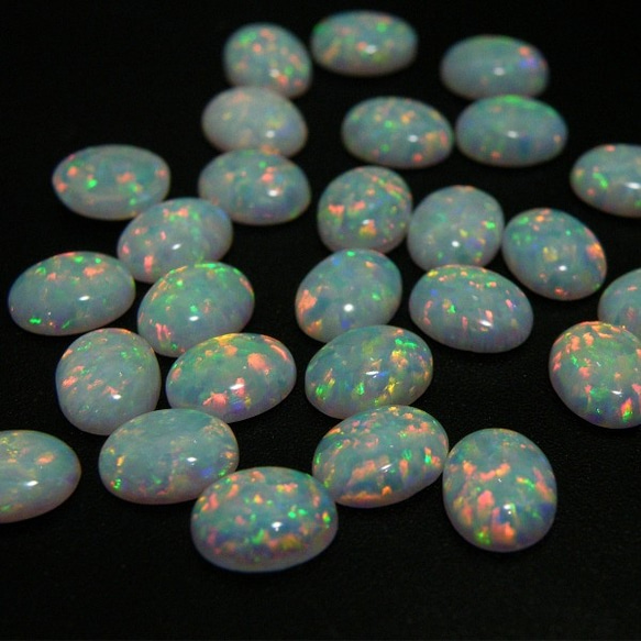 人工オパール(Synthetic opal)　ルース（オーバルカボション）【7x9mm】　gs-sp-4041 4枚目の画像