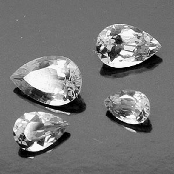 天然石 ルース 卸売　ホワイトトパーズ（whitetopaz）　ペアシェイプカット　4x6mm 1枚目の画像