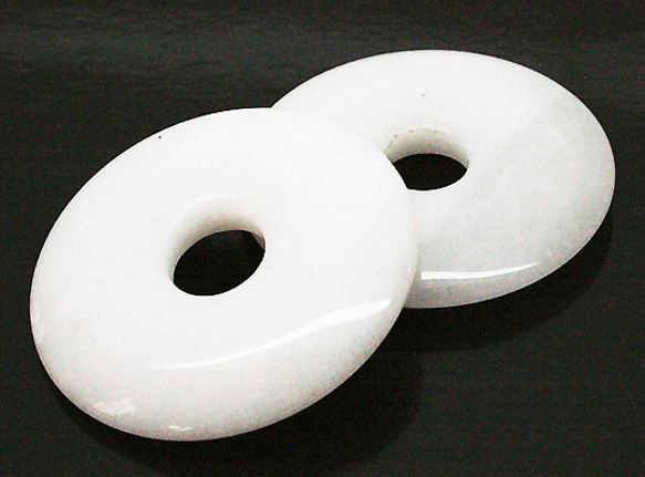 天然石材零件豌豆盤白玉甜甜圈造型 Timy-PD-20 約 40 毫米 第2張的照片