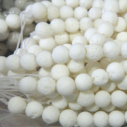 天然石 ビーズ ライン 卸売　シーバンブー海竹珊瑚白色　丸玉ビーズ　10mm　cow-rb-100 2枚目の画像