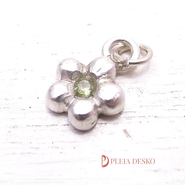 PLEIA DESKO　銀花─ペリドット─(ペンダント)　ペンダントトップ　de-100-pd-12