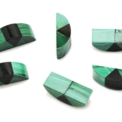 合成マラカイトビーズ連売り 艶消し ラウンド 4mm 穴：0.6mm 約95個/連  