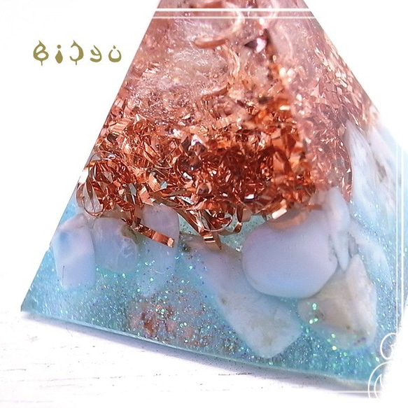 毘殊　ミニピラミッド型オルゴナイト【ラリマー】　de-15-bj-283cc 3枚目の画像