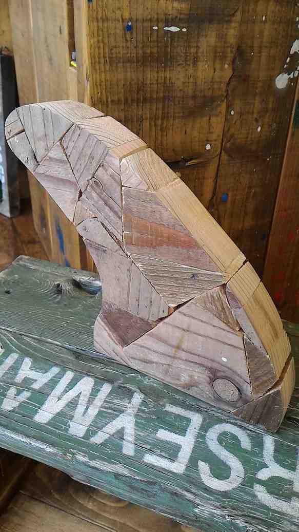 古材　ウッドオブジェ　サーフィンのフィン　アンティーク　波　海 3枚目の画像