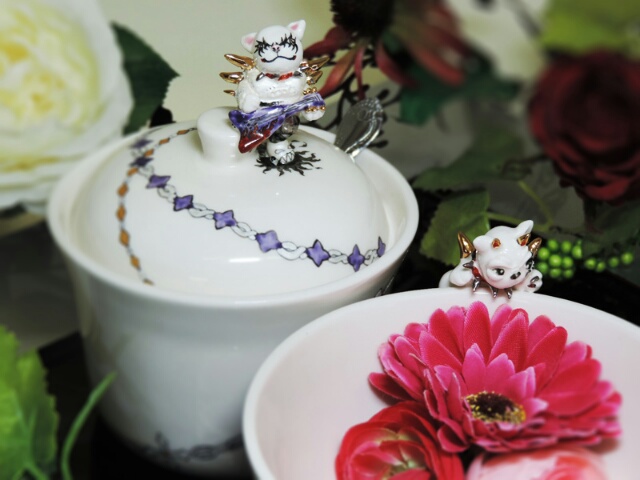 梅雨どき応援隊♪カエルの合唱 Ω 置物 