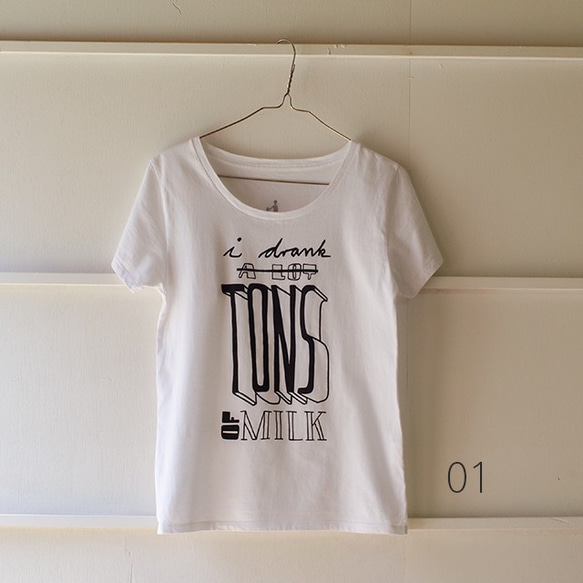" I drank tons of milk" Tシャツ 1枚目の画像
