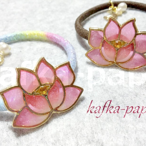 蓮の花のヘアゴム-2色展開✨ ヘアゴム kafka_papa 通販｜Creema 