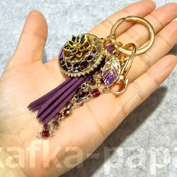 黒睡蓮と妖艶三日月のバッグチャーム-濃紫- 5枚目の画像
