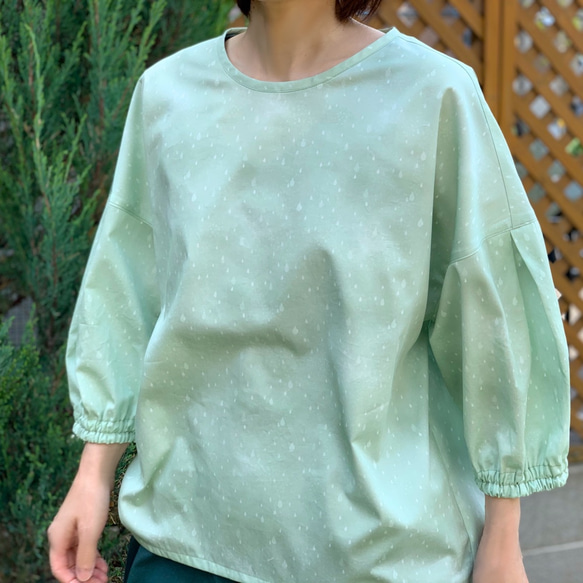 「リラ冷えのころ」ボリューム袖ブラウス。オリジナルテキスタイル。緑。【受注製作】 5枚目の画像