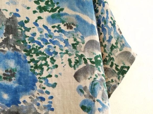 【受注製作】リネンダブルガーゼのポンチョ。青い花。M・L 7枚目の画像
