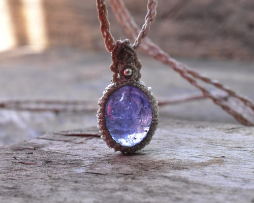 でんちゃん　オパールとタンザナイトのマクラメネックレス でんちゃん オパールとタンザナイトのマクラメネックレス きーちゃん様