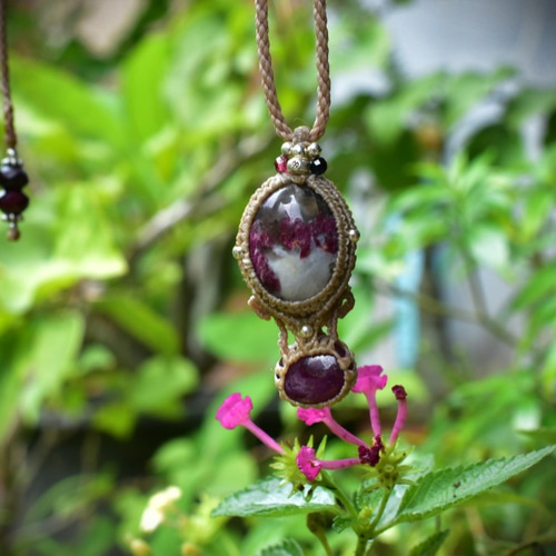 エリザベス　ロードナイト・ルビーインゾイサイトのマクラメネックレス エリザベス様専用 ロードナイト・ルビーインゾイサイトのマクラメ