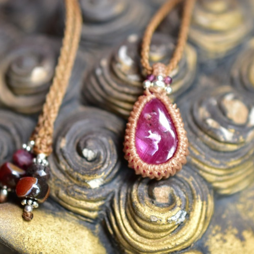 魅惑のピンク☆ルビー シンプルマクラメペンダント rubyy002