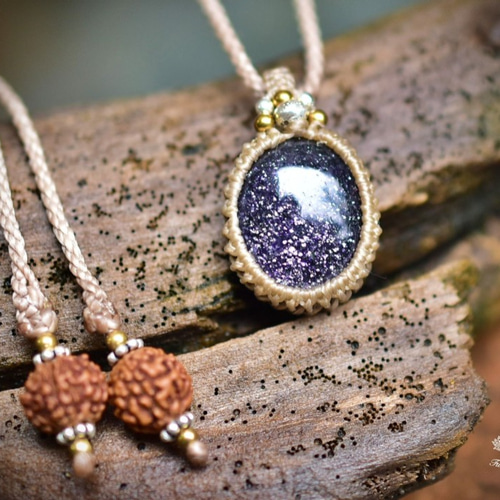 銀河の星☆アイオライトサンストーン マクラメペンダントaioy002