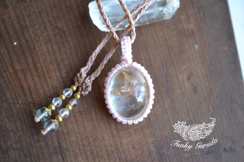 ピンクな丘★ガーデンクォーツ マクラメペンダントgarm108