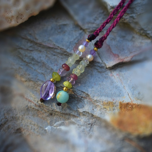 ねこまにあ 特大レインボーラブラドライトのマクラメネックレス