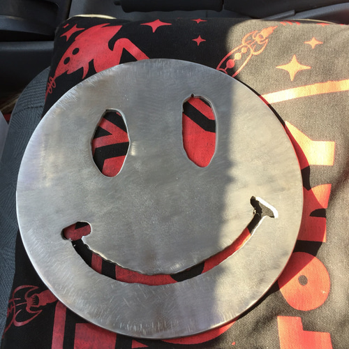 ステンレス スマイリー ニコちゃんマーク タペストリー・壁掛け