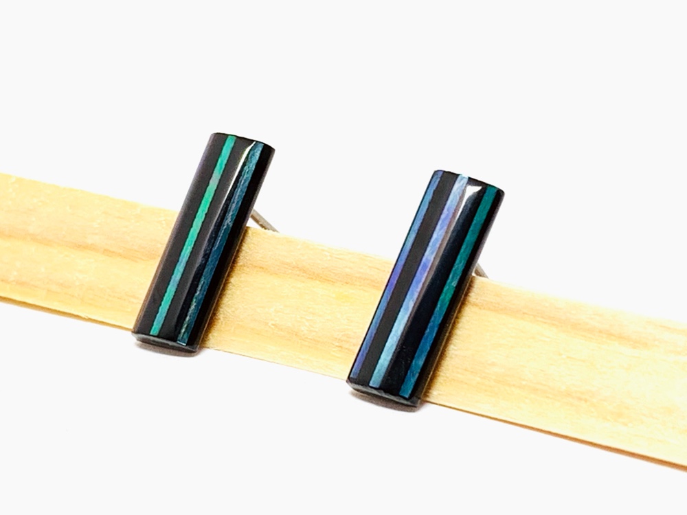 Line ver.Aoi No.3 漆ピアス【漆・螺鈿】 12,045円