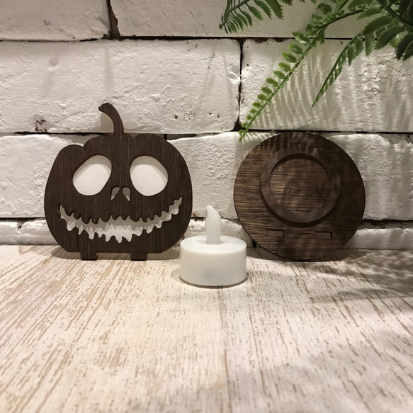 木のかぼちゃランプ「かぼちゃ5」LEDキャンドル付き 6枚目の画像