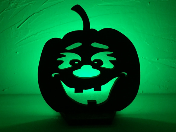 木のかぼちゃランプ「かぼちゃ3」LEDキャンドル付き 4枚目の画像