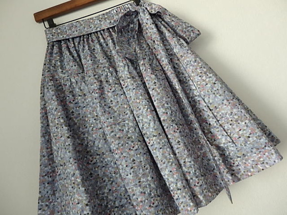 数量限定ハンドメイド2019 英国輸入リバティプリント Pointillism ５段ピンタックティアードスカート 5枚目の画像