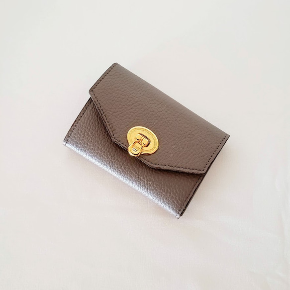 《送料無料》本革 コンパクト財布 小さくてもしっかり入るミニウォレット　グレージュ 1枚目の画像