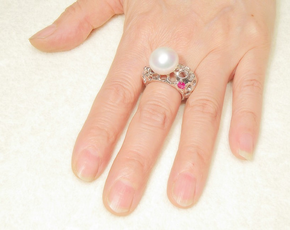 13mm南洋真珠とルビー、SV925、再生ダイヤモンドの指輪（リングサイズ：9～10号の方に推奨、ハート、ロジウム） 3枚目の画像