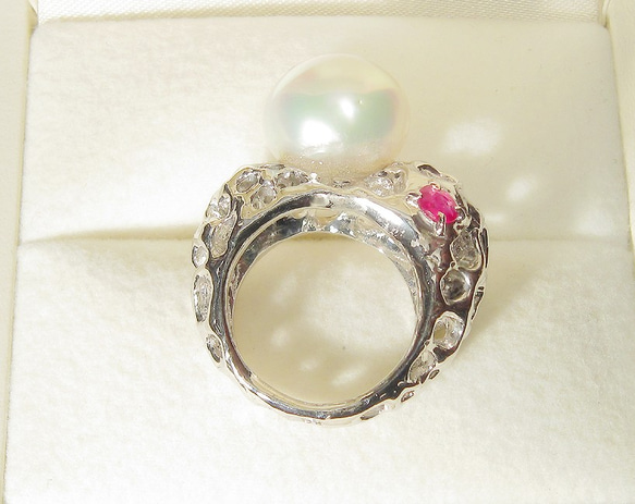 13mm南洋真珠とルビー、SV925、再生ダイヤモンドの指輪（リングサイズ：9～10号の方に推奨、ハート、ロジウム） 4枚目の画像