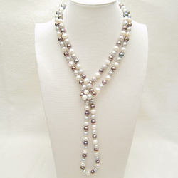 200cm,8mm 本真珠（淡水）のロングネックレス（マルチカラー、オールノット、ホワイト、シルバー、パープル） 3枚目の画像