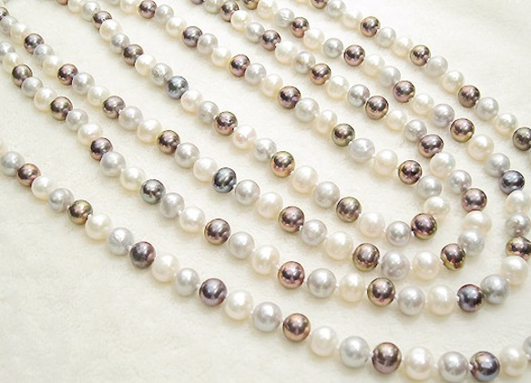 200cm,8mm 本真珠（淡水）のロングネックレス（マルチカラー、オールノット、ホワイト、シルバー、パープル） 10枚目の画像
