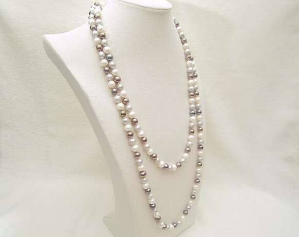 200cm,8mm 本真珠（淡水）のロングネックレス（マルチカラー、オールノット、ホワイト、シルバー、パープル） 7枚目の画像