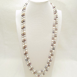 200cm,8mm 本真珠（淡水）のロングネックレス（マルチカラー、オールノット、ホワイト、シルバー、パープル） 8枚目の画像