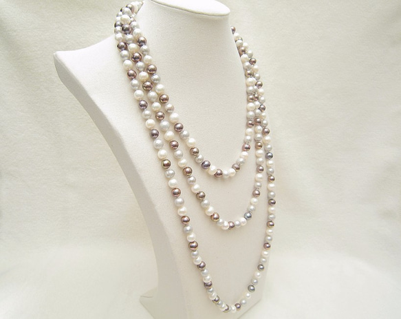 200cm,8mm 本真珠（淡水）のロングネックレス（マルチカラー、オールノット、ホワイト、シルバー、パープル） 2枚目の画像