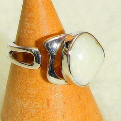 珍しい貝オパールとSV925の指輪（リングサイズ：10号、ロジウムメッキ、シェルオパール） 3枚目の画像