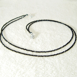 特価品－ブラックスピネルの2連ネックレス（42cm、2mm、マグネットクラスプ、天然石、ラインストーン） 3枚目の画像