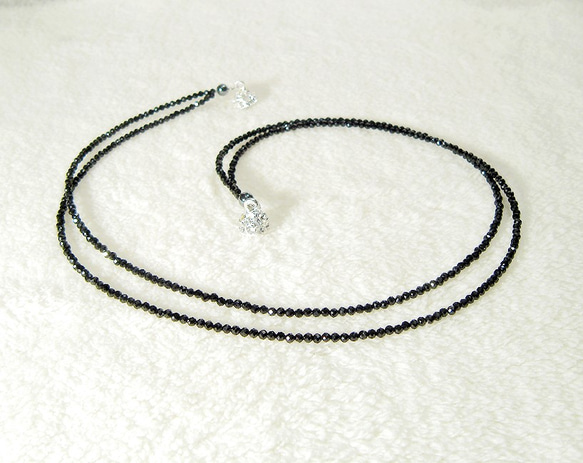 特価品－ブラックスピネルの2連ネックレス（42cm、2mm、マグネットクラスプ、天然石、ラインストーン） 3枚目の画像
