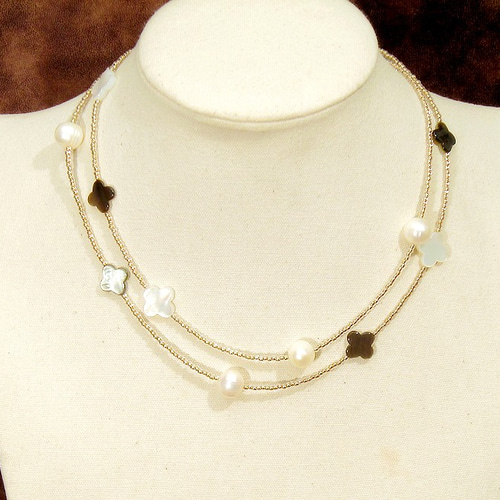 9.5‐9.0mm淡水パールと黒蝶貝、白蝶貝のステーション・ネックレス