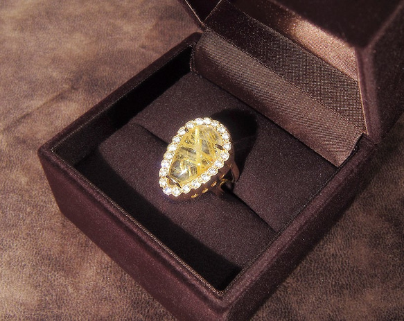 20×12mmルチルクォーツと合成ダイヤモンドの指輪（リング:10号、K24の金張り、SV925、針入り水晶） 5枚目の画像