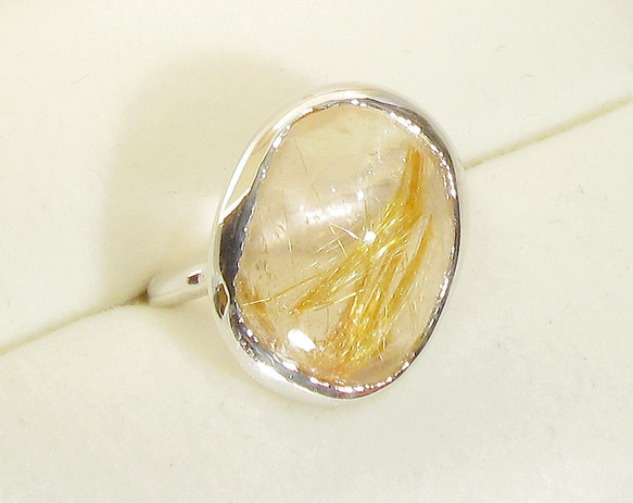 15×11mmルチルクォーツとSV925の指輪（リングサイズ：11.5号、ロジウムの厚メッキ、針入り水晶、金線入り水晶） 2枚目の画像