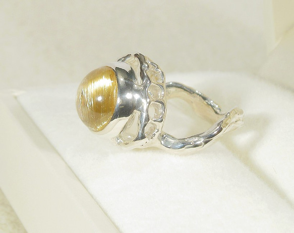 5.07ctルチルクォーツキャッツアイとSV925の指輪（リングサイズ：9-10号の方に推奨、ロジウム、金線入り水晶） 8枚目の画像