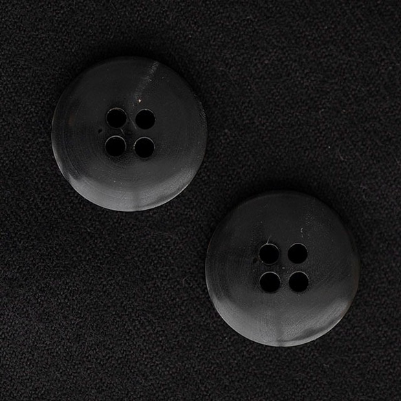 【ラフ加工デザイン】 水牛ボタン ＃BT269 4穴23mm C/#BK　ブラック　黒 5個セット 3枚目の画像