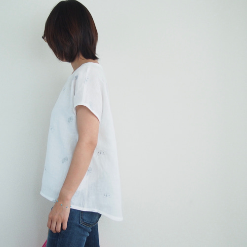 ミナペルホネン choucho【white】シンプルフレンチスリーブ