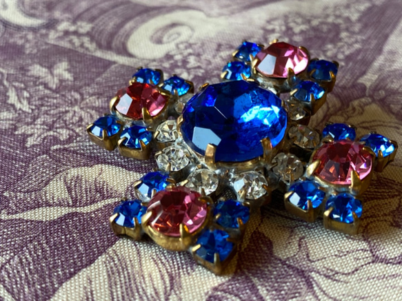 新商品！チェコ製♪『宝石のようなハンドメイドのビジューガラスアンティークボタン』～ブルー×薄ピンク～ 3枚目の画像