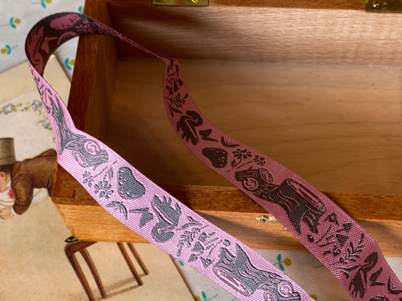 新商品！『USA製　刺しゅうリボン　キノコ　くすんだピンク』～16㎜巾×58㎝でカット済み～　 1枚目の画像